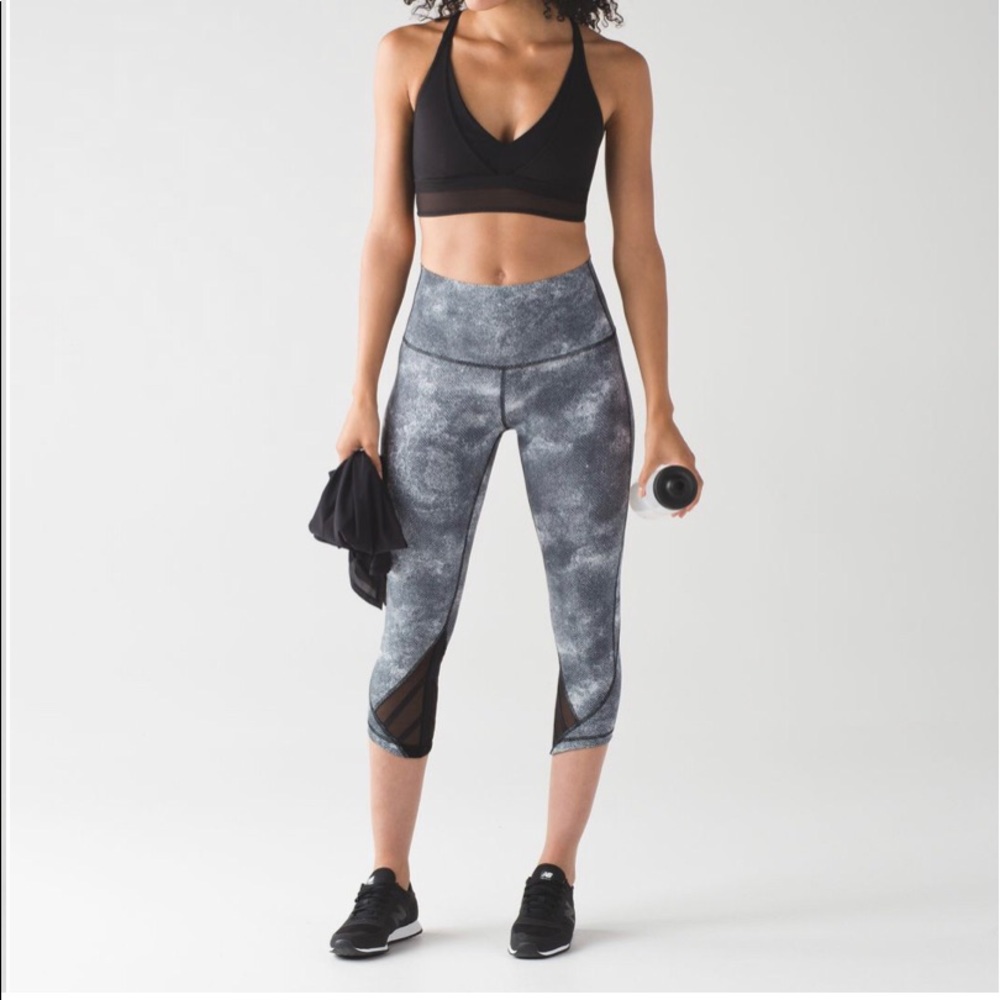 Lululemon Essential Rhythm Crop
